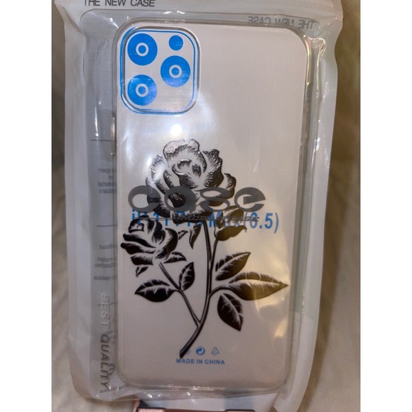 Black Rose Print iPhone 11 Pro Max Case 🖤 - Picture 13 of 17